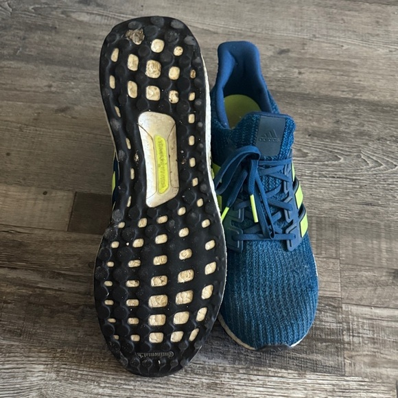 Adidas ultra boost Navy and Neon Yellow Running Shoes - Picture 4 of 5